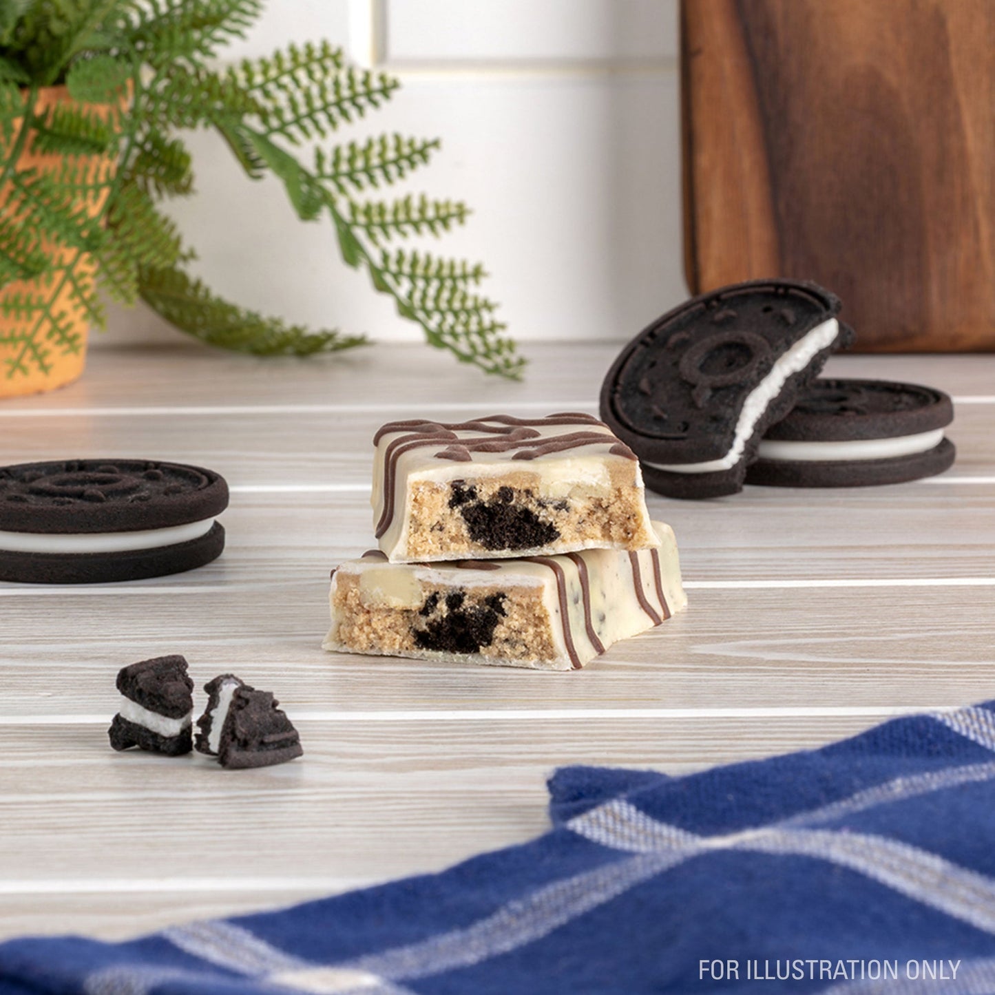 dipped-cookies-and-cream-protein-bars-r6 15807_QN_USA_ProteinBar_CAC_InterimAssetUpdate_Digital-Dipped-ProductCarouselSet_Tabletop1.jpg